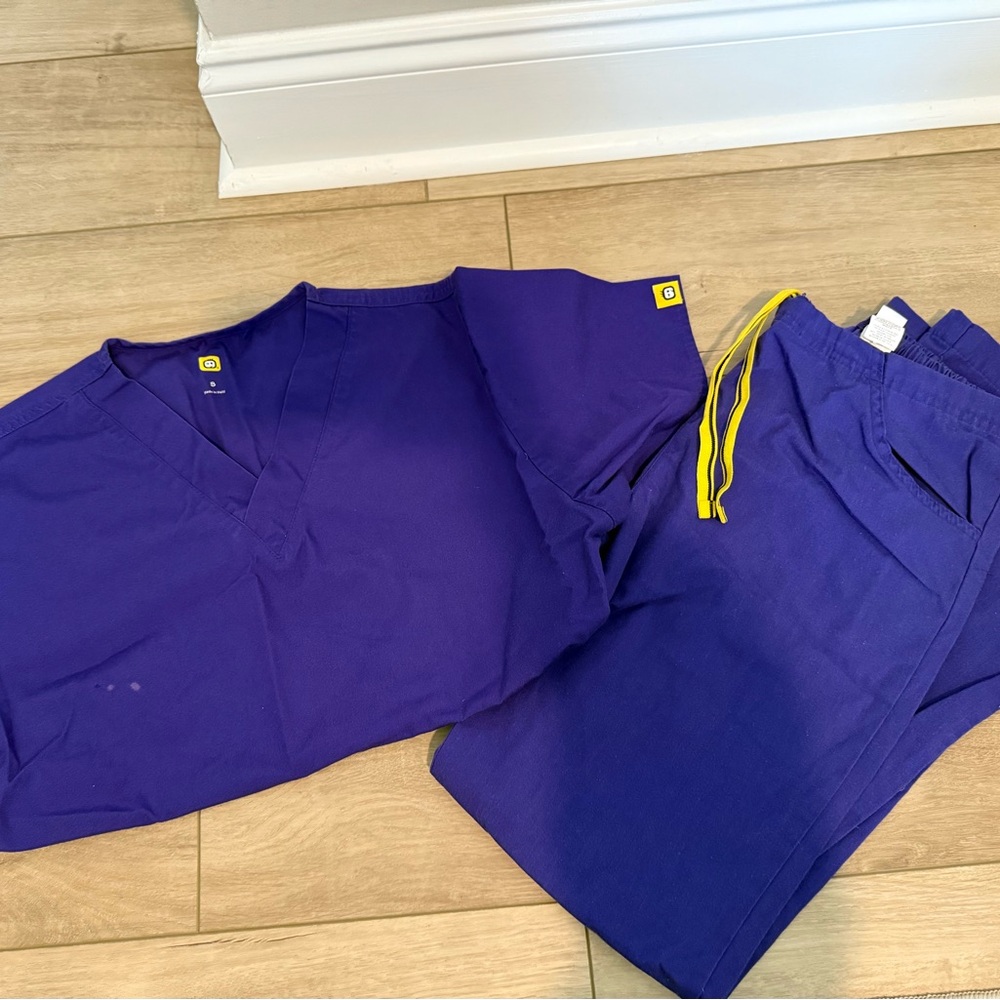 WonderWink Purple Scrub Set